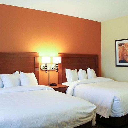 Mainstay Suites Тайога Екстер'єр фото
