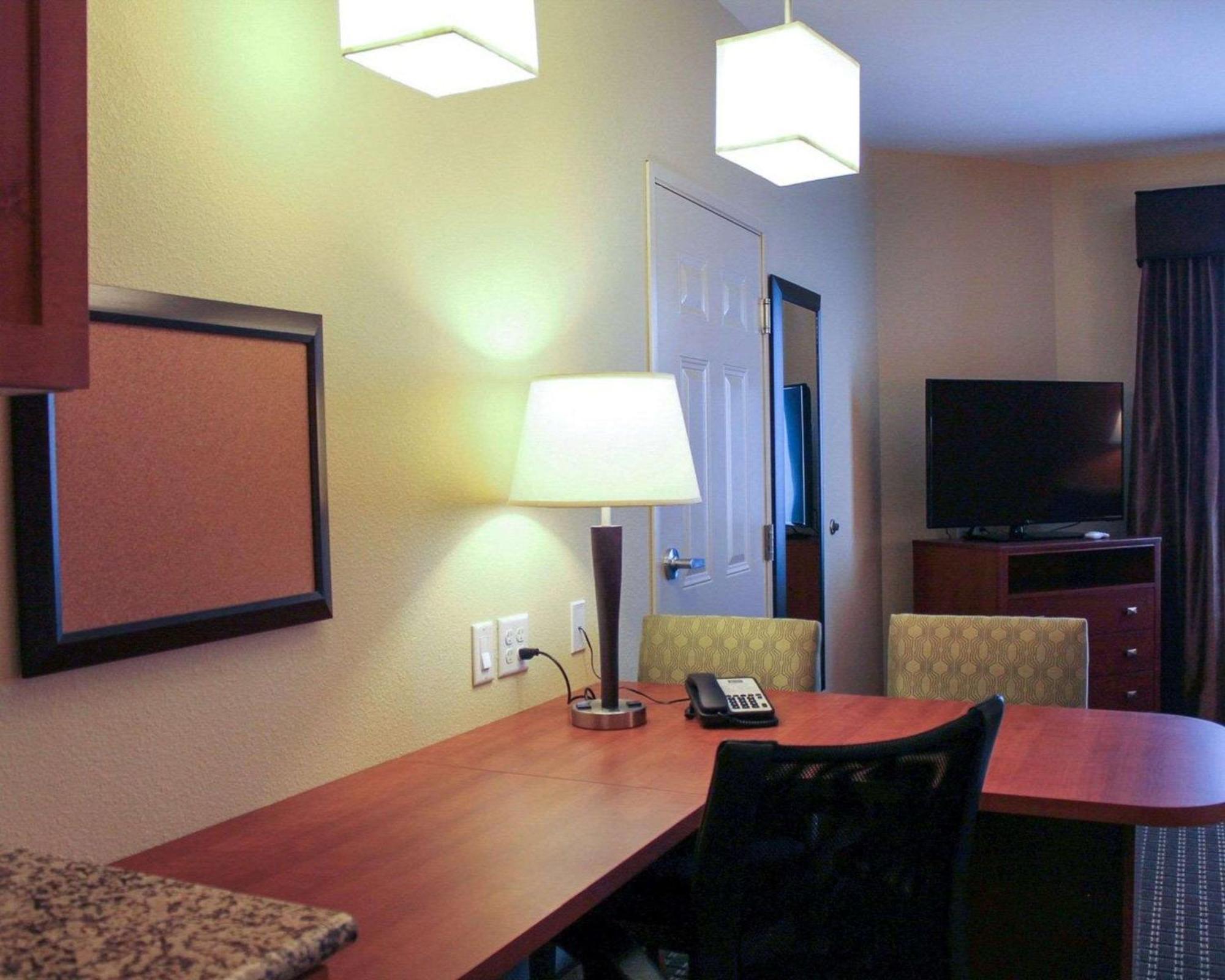 Mainstay Suites Тайога Екстер'єр фото